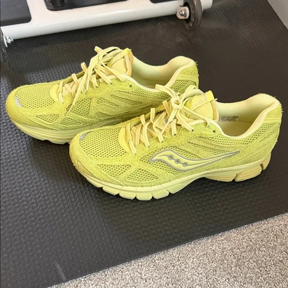 Saucony x 3sixteen ProGrid Guide 7 “lime” colorway - Picture 2 of 7